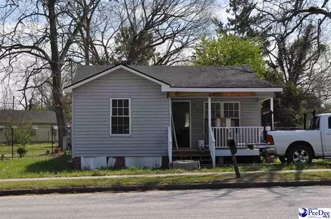 702 E Liberty St, Marion, SC 29571