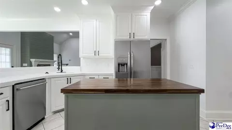 Kitchen - 3039 Author Dr, Florence, SC 29501 photo 8 of 11