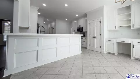 Kitchen - 3039 Author Dr, Florence, SC 29501 photo 10 of 11