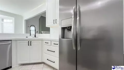 Kitchen - 3039 Author Dr, Florence, SC 29501 photo 3 of 11