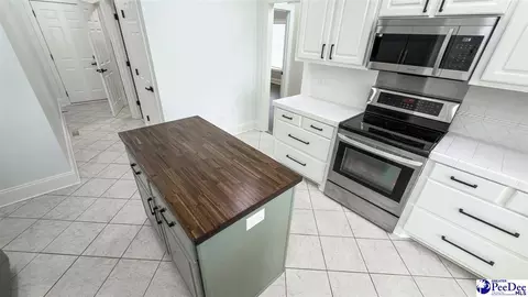 Kitchen - 3039 Author Dr, Florence, SC 29501 photo 9 of 11