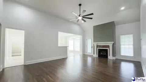Living - 3039 Author Dr, Florence, SC 29501 photo 2 of 5