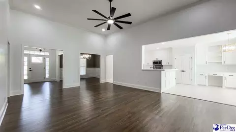 Living - 3039 Author Dr, Florence, SC 29501 photo 4 of 5