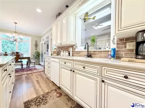 Kitchen - 701 Laurel Ln, Dillon, SC 29536 photo 4 of 8