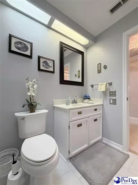 Bath - 701 Laurel Ln, Dillon, SC 29536 photo 6 of 7