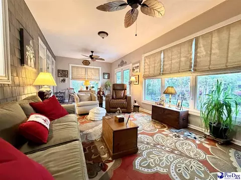 Exterior - 701 Laurel Ln, Dillon, SC 29536 photo 9 of 18