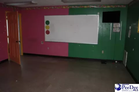 50 Diamond Loop Rd, Kingstree, SC 29556