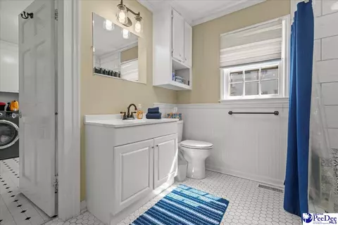 Bath - 202 Willcox Ave, Marion, SC 29571 photo 3 of 8