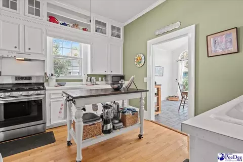 Kitchen - 202 Willcox Ave, Marion, SC 29571 photo 2 of 4