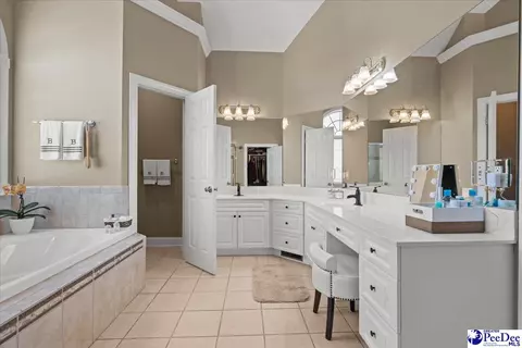 Bath - 398 Sahalee Ln, Florence, SC 29501 photo 3 of 8