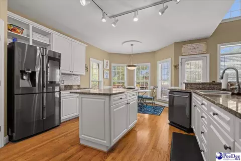 Kitchen - 398 Sahalee Ln, Florence, SC 29501 photo 4 of 6