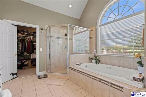 Bath - 398 Sahalee Ln, Florence, SC 29501 photo 4 of 8