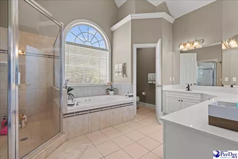 Bath - 398 Sahalee Ln, Florence, SC 29501 photo 2 of 8