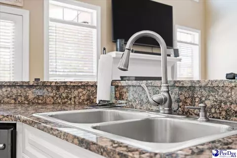 Kitchen - 398 Sahalee Ln, Florence, SC 29501 photo 5 of 6