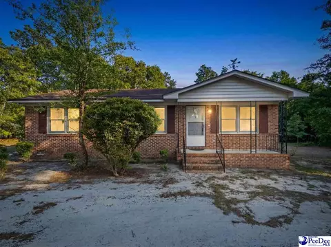 1413 E Old Camden Rd, Hartsville, SC 29550