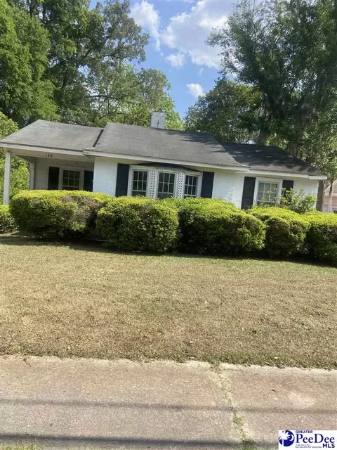 140 North St, Darlington, SC 29532