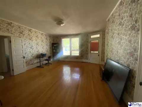 Living - 200 Ivey St, Clio, SC 29525 photo 4 of 7