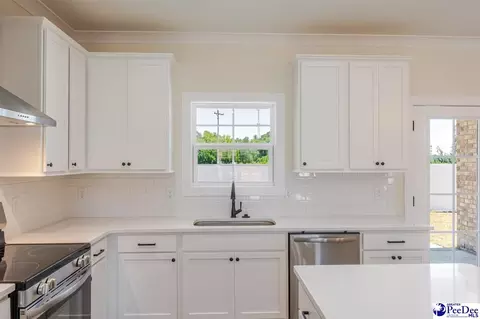 4041 Crest Cv, Florence, SC 29501 photo 10