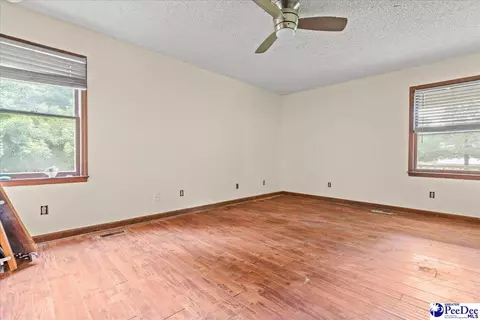 Bedroom - 1403 Pheasant Rd, Effingham, SC 29541 photo 2 of 7
