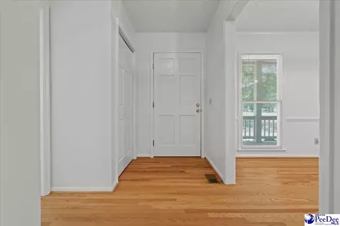 Entry Way - 570 Coach Rd, Cheraw, SC 29520 photo 1 of 3