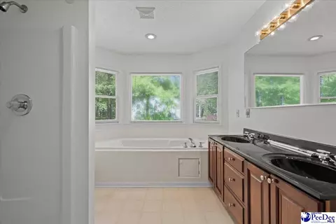 Bath - 570 Coach Rd, Cheraw, SC 29520 photo 2 of 4