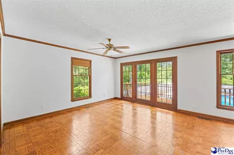Living - 808 Wedgefield Rd, Florence, SC 29501 photo 3 of 6