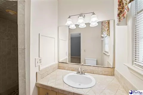 Bath - 808 Wedgefield Rd, Florence, SC 29501 photo 2 of 4
