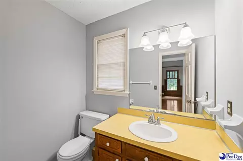 Bath - 808 Wedgefield Rd, Florence, SC 29501 photo 1 of 4