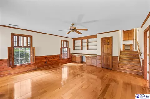 Living - 808 Wedgefield Rd, Florence, SC 29501 photo 5 of 6