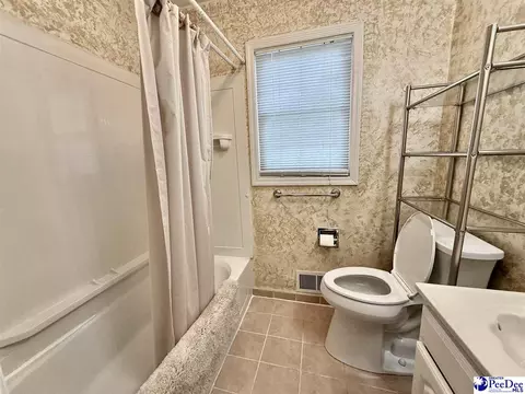 Bath - 2134 Arrie Rd, Dillon, SC 29536 photo 2 of 2