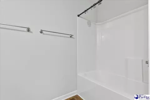 Bath - 2102 Chatfield Dr, Florence, SC 29505 photo 2 of 5