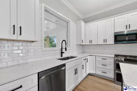 Kitchen - 1002 Tunbridge Pl, Florence, SC 29501 photo 6 of 10