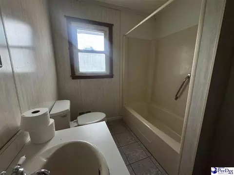 Bath - 188 Oakdale Rd, Cheraw, SC 29520 photo 2 of 2