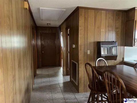Entry Way - 188 Oakdale Rd, Cheraw, SC 29520 photo 1 of 2