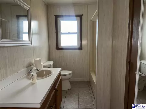 Bath - 188 Oakdale Rd, Cheraw, SC 29520 photo 1 of 2