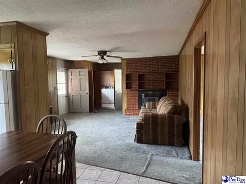 Living - 188 Oakdale Rd, Cheraw, SC 29520 photo 5 of 5