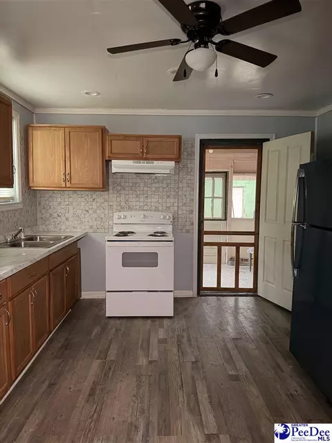 Kitchen - 701 S 5th Ave, Dillon, SC 29536 photo 1 of 4
