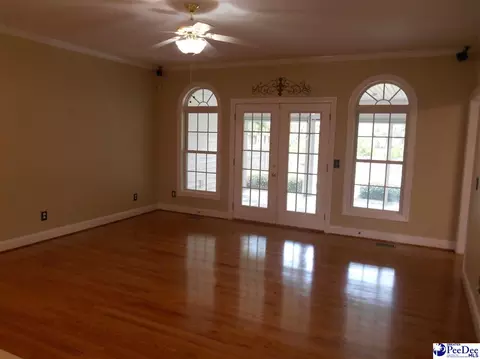 Living - 2811 Founder, Florence, SC 29501 photo 2 of 4
