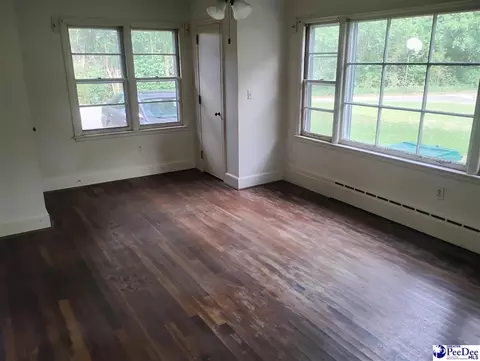 Living - 407 Market St, Cheraw, SC 29520 photo 5 of 5