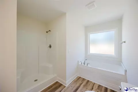 Bath - 3723 Cantle St, Florence, SC 29505 photo 2 of 3