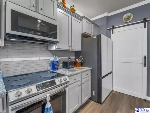 Kitchen - 2066 E Paces Trl, Darlington, SC 29532 photo 10 of 10