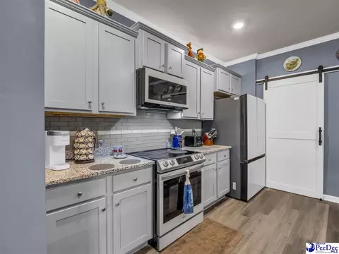 Kitchen - 2066 E Paces Trl, Darlington, SC 29532 photo 8 of 10