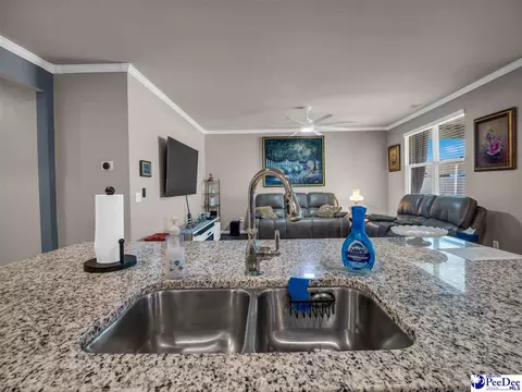 Kitchen - 2066 E Paces Trl, Darlington, SC 29532 photo 6 of 10