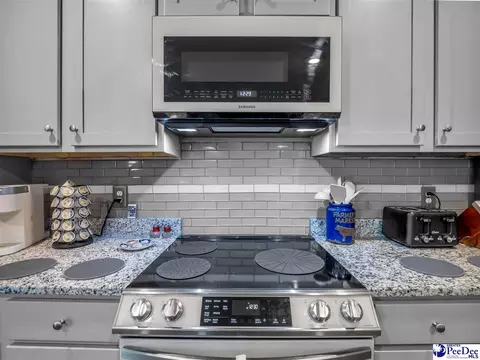 Kitchen - 2066 E Paces Trl, Darlington, SC 29532 photo 9 of 10