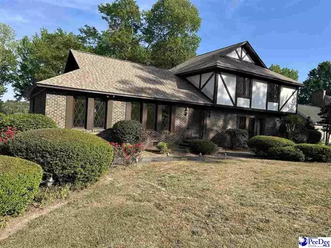 706 Lakeshore Dr, Bennettsville, SC 29512