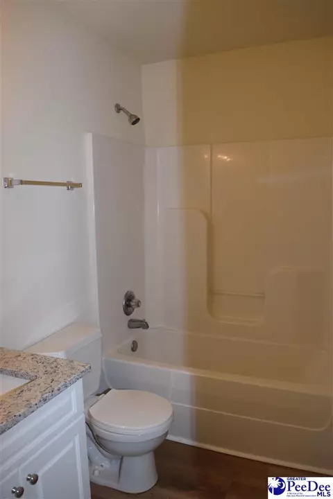 Bath - 3115 Combray Cir, Florence, SC 29501 photo 4 of 7
