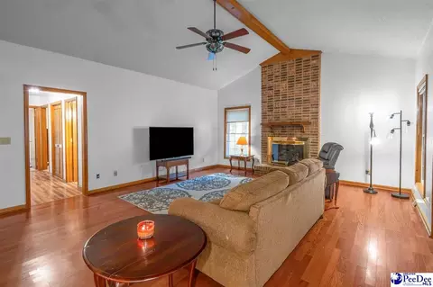 Living - 487 Ridge Rd, Cheraw, SC 29520 photo 3 of 5