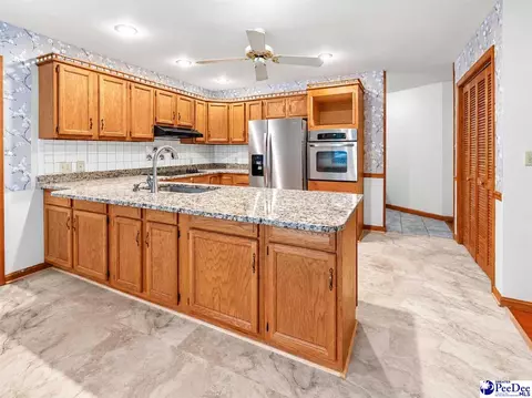 Kitchen - 487 Ridge Rd, Cheraw, SC 29520 photo 2 of 9
