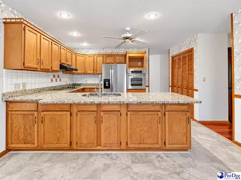 Kitchen - 487 Ridge Rd, Cheraw, SC 29520 photo 5 of 9