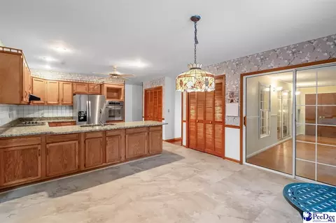 Kitchen - 487 Ridge Rd, Cheraw, SC 29520 photo 8 of 9